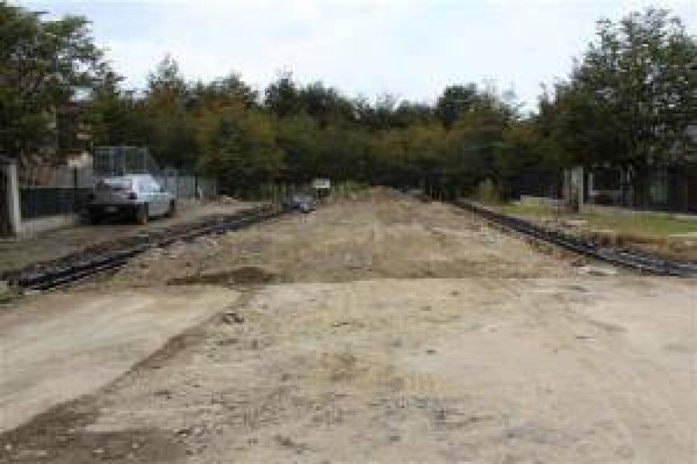 El Municipio realiza trabajos de cord�n cuneta y pavimentaci�n