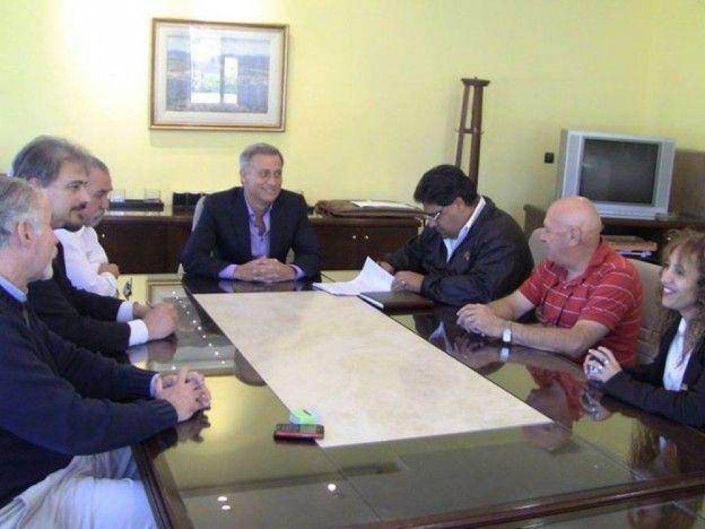 Municipalidad: Avil�s dijo que no habr� aumentos de dieta para la planta pol�tica