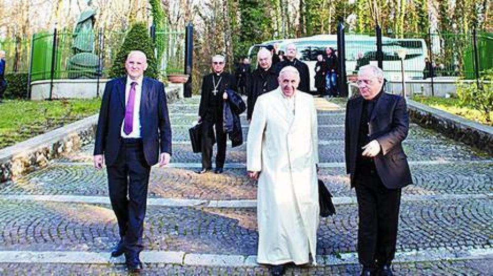 El primer aniversario del Papa, sin actos oficiales