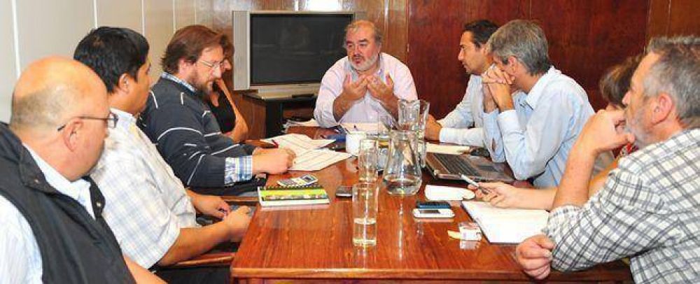 Z�rate atribuy� el conflicto docente a una �interna gremial�