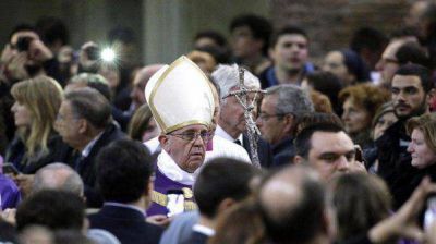 El Sumo Pont�fice tuite� en el aniversario de su papado: "Recen por m�"