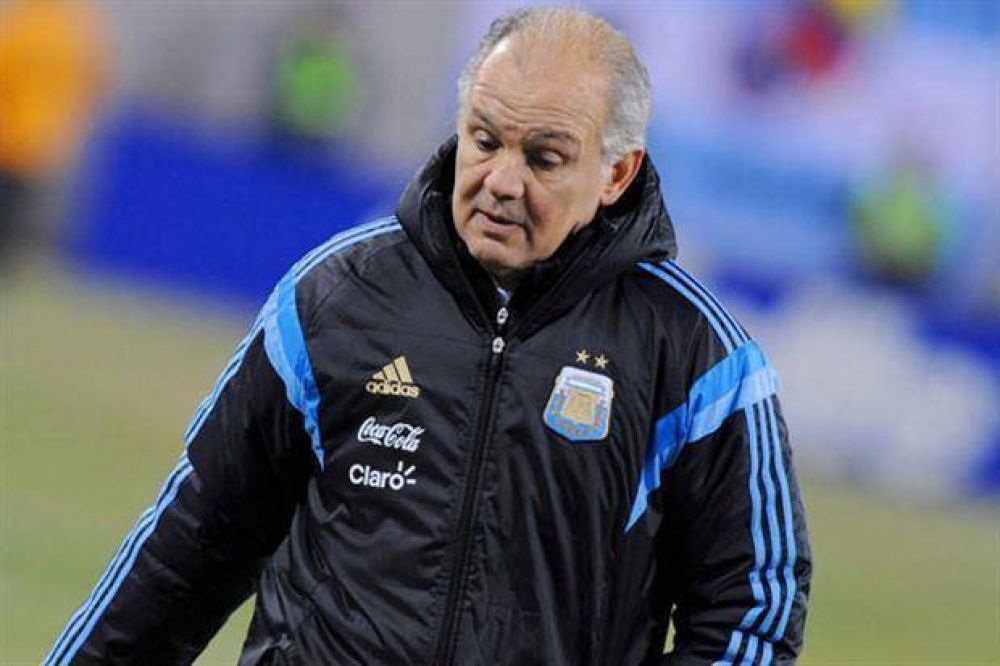 Alejandro Sabella confirm� a Chiquito Romero como titular y dijo que eval�a llevar un cuarto arquero