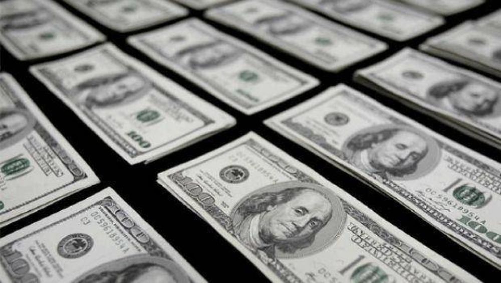 El d�lar blue lleg� a superar los $ 11 y el oficial tambi�n subi�