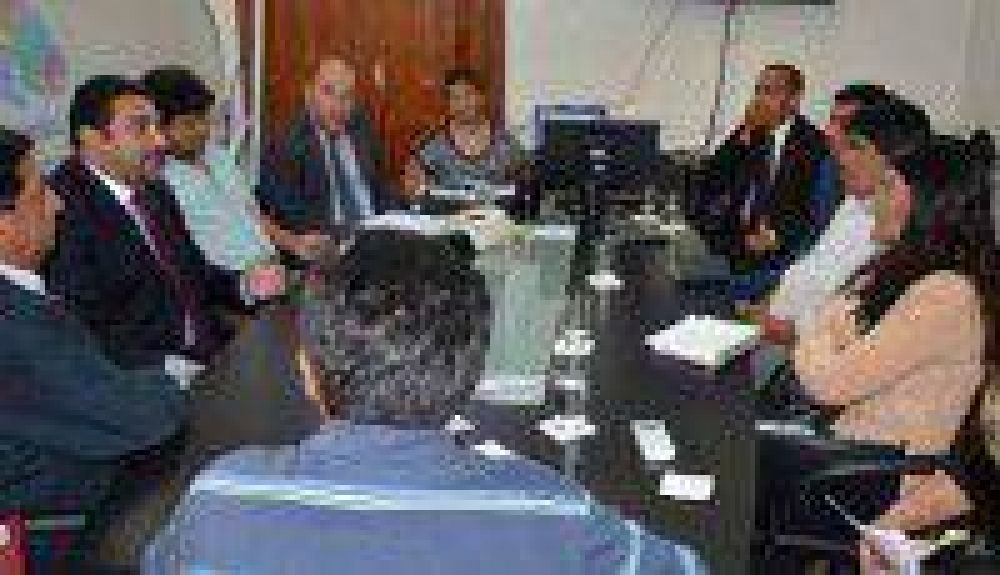 Analizan proyectos que benefician a personas con discapacidad