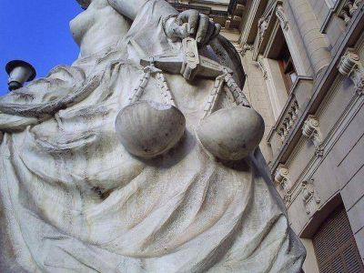 M�s que reformar c�digos, se deben respetar las leyes que ya est�n