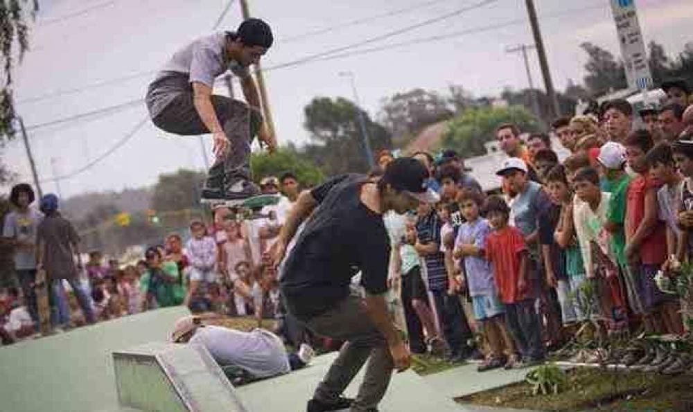 Se inaugur� con una fiesta popular el Skatepark en Bat�n