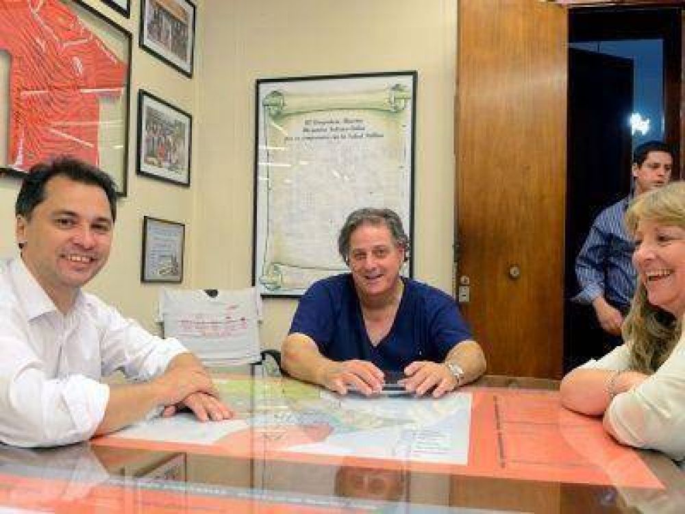 COLLIA SE REUNIO CON LA DIRECTORA DEL �ALENDE� DE MAR DEL PLATA SUSANA GOMEZ