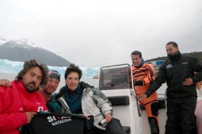 Travesía por el Lago Argentino: un nadador recorrió dos mil metros