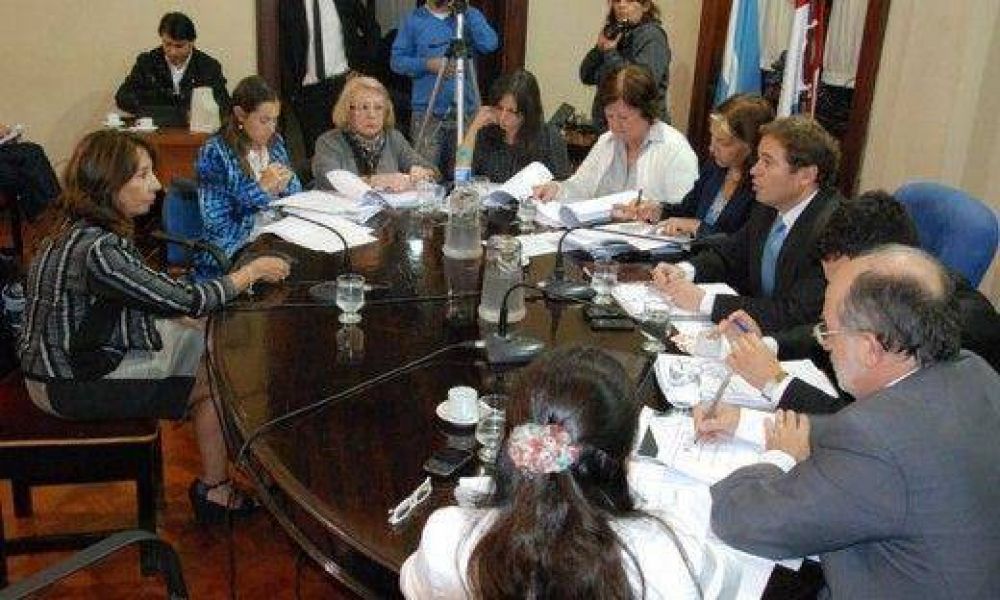 Asumen nuevos funcionarios judiciales que tendr�n a su cargo la futura FPA