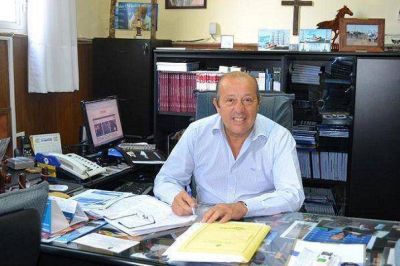 Paredi: �Hay que garantizar el dictado de clases como servicio p�blico�