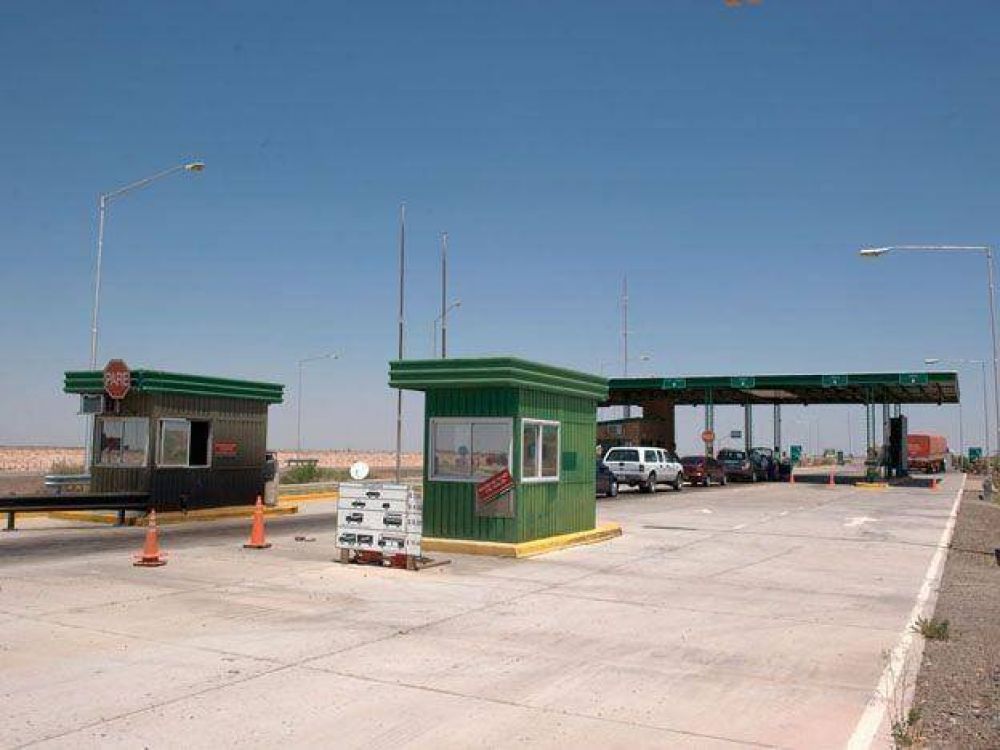 Ya rige el nuevo peaje fitosanitario: autos deben pagar $20 para ingresar