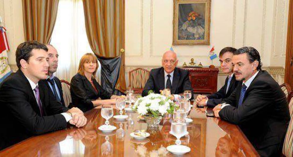"El tema del combate al narcotr�fico es la prioridad"