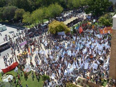Se impuso el paro docente por 72 horas en los plenarios departamentales del Sute