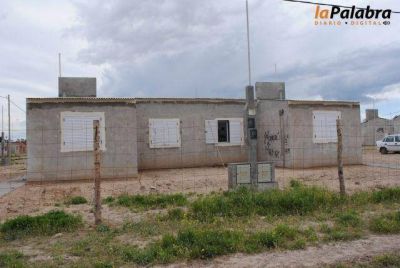 Tras varios a�os de retraso, se entregas las �ltimas 11 viviendas del plan de 69
