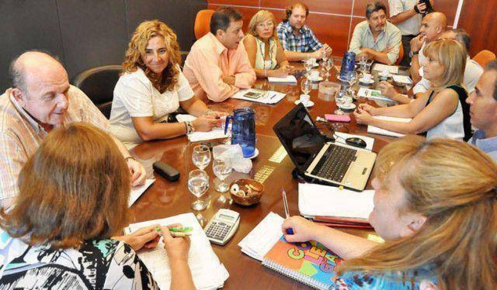 El Gobierno ofreci� 30% y hoy los docentes decidir�n si aceptan o no