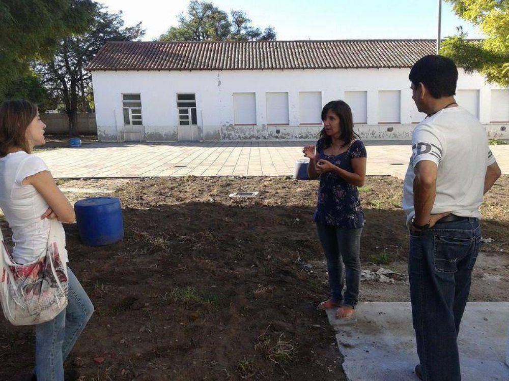 EL INTENDENTE GASPARINI OBSERV� TAREAS REALIZADAS EN ESTABLECIMIENTOS EDUCATIVOS