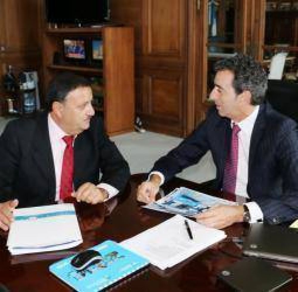 Quintela mantiene abiertas las puertas de los despachos K