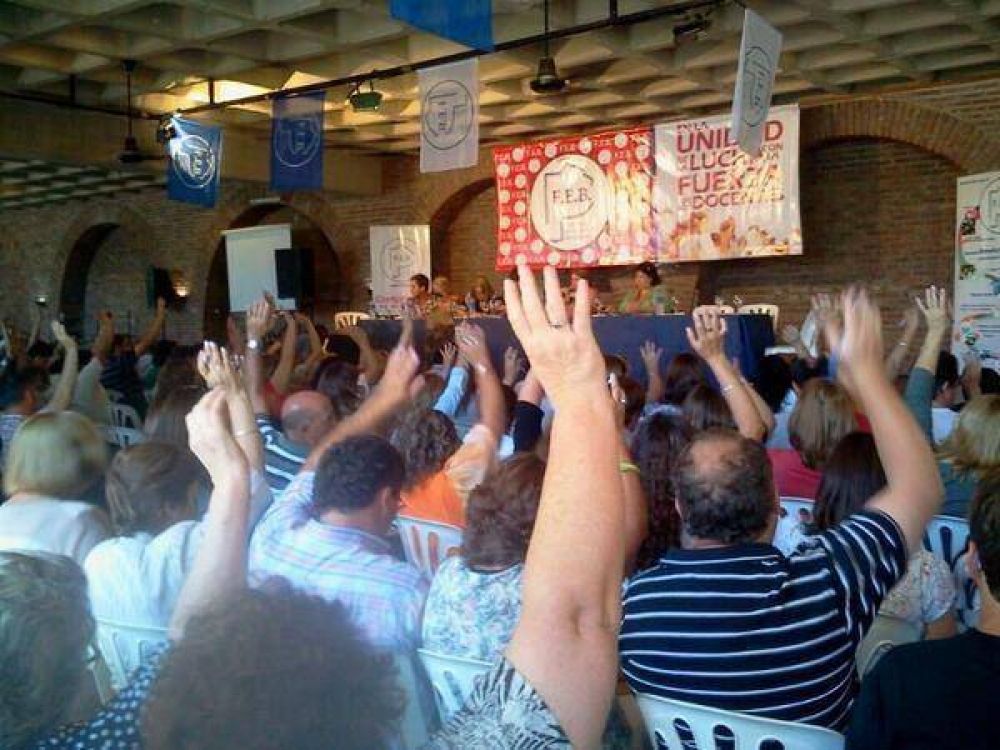 FEB responde a Mariotto y "no vuelve al aula"