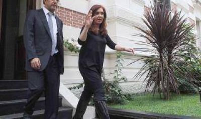 Cristina llega a La Plata tras un pol�mico subsidio al Hospital Espa�ol