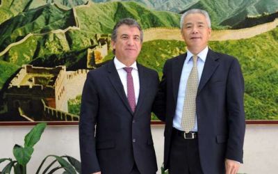 El gobernador se reuni� con los embajadores de China y Jap�n