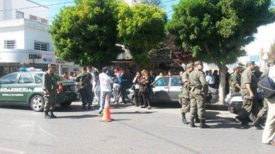 Fuerte operativo anti drogas en pleno centro de Trelew