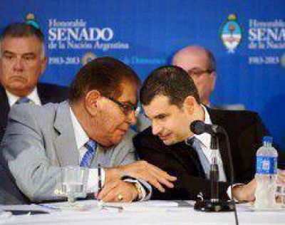 Pereyra urgi� por obras y elogi� a YPF