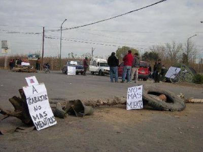 Adem�s del corte de ruta, marcharon por Allen 