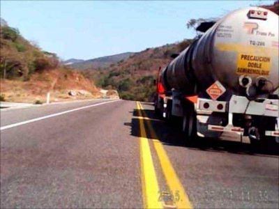 Respaldan disposici�n que proh�be el transporte de cargas peligrosas por el paso Cardenal Samor�