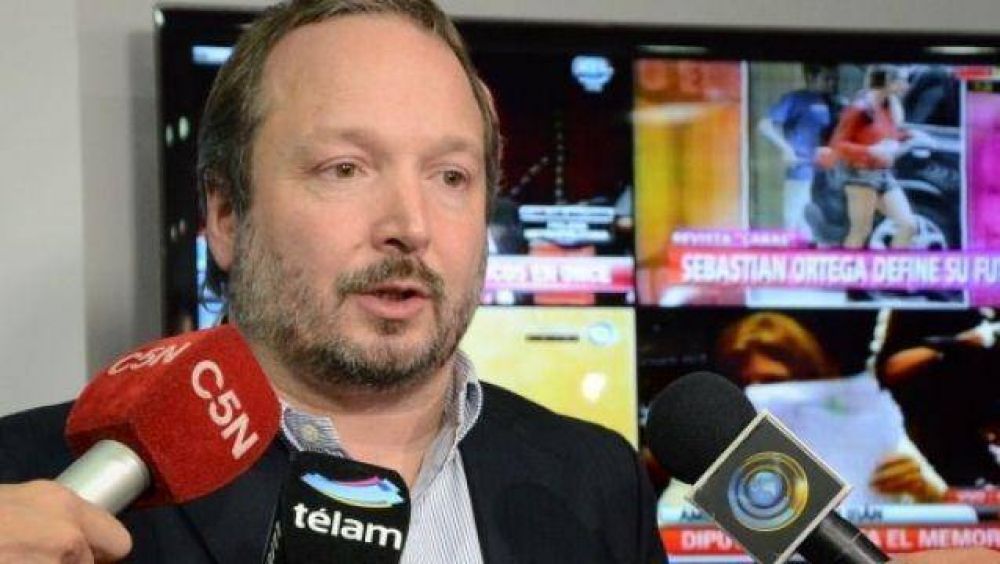 AFSCA: investigan a Sabbatella por recaudar fondos para su partido