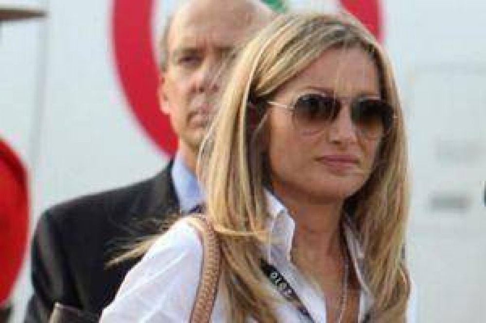 Detuvieron a una exsecretaria de Berlusconi con 24 kilos de cocana