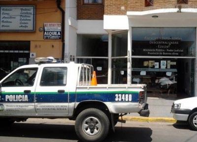 Asaltaron panader�a tras amenazar a una empleada y se llevaron dinero