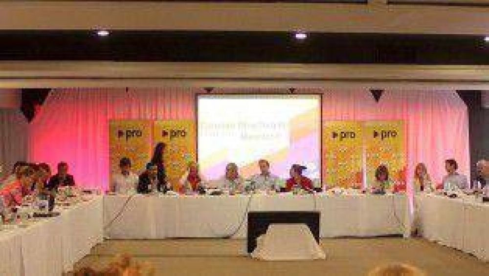 El Pro se reuni� con el fin de consolidar su estrategia para 2015