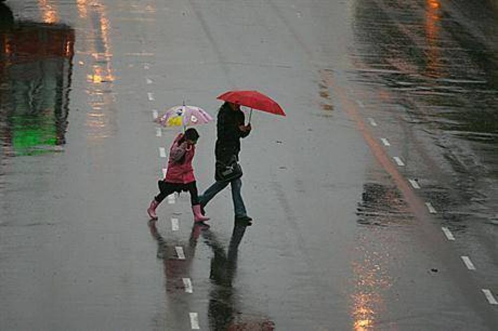 Llueve en la Ciudad y hay alerta por tormentas fuertes y eventual ca�da de granizo