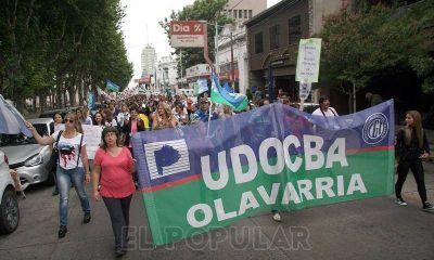 Masiva marcha de docentes por el centro de la ciudad