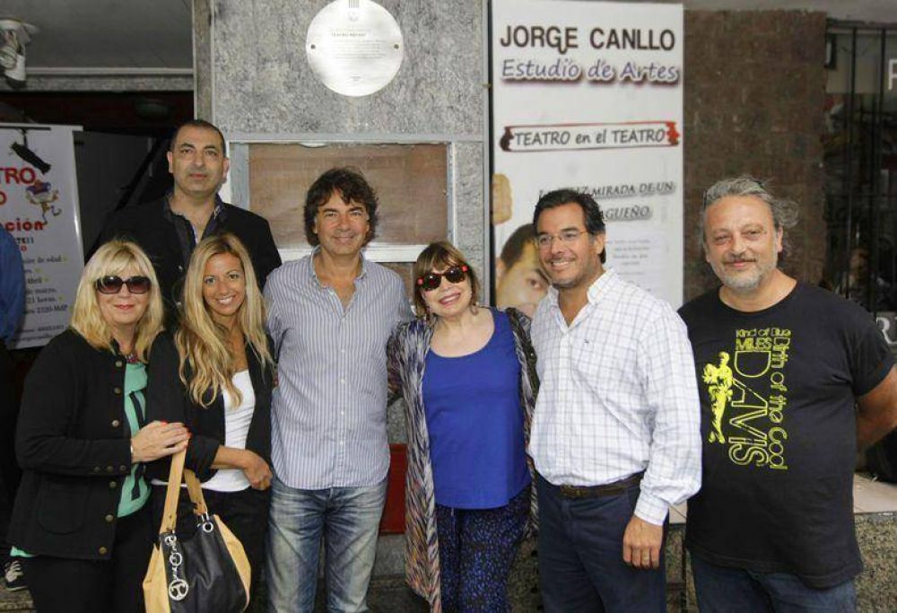 Se�alizaron el teatro donde se presentaron Piazzolla y Troilo