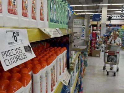 Telefon�a y servicios bancarios encabezan los reclamos de los salte�os