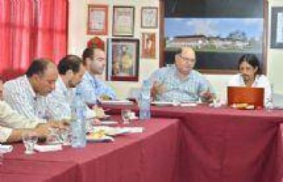 El Gobierno licitar� obras para refaccionar las escuelas de Embarcaci�n da�adas por el tornado