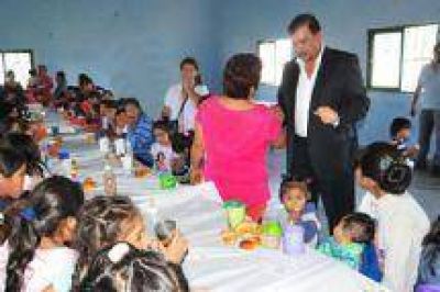 Miguel Isa en San Benito: �Nuestra mayor satisfacci�n es ver a los ni�os felices�