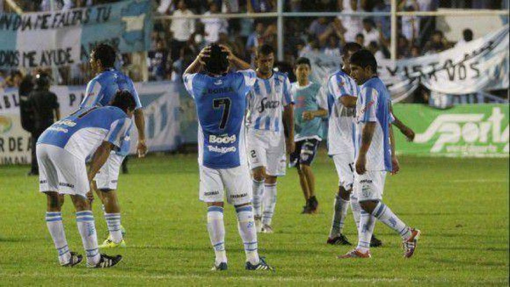 Atl�tico volvi� a jugar mal y Patronato no lo perdon�