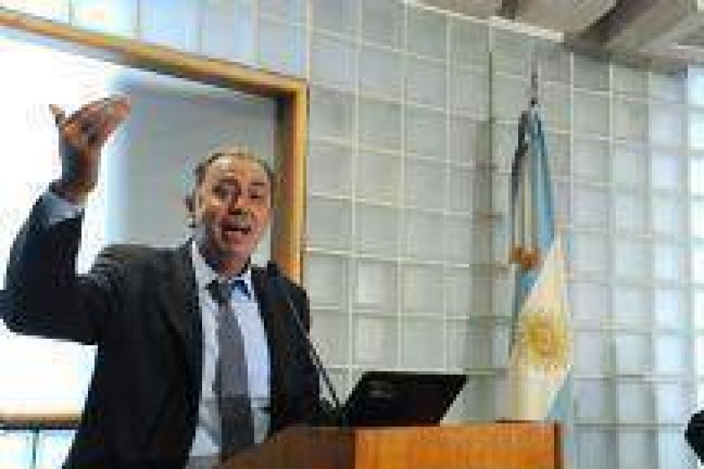 Rodolfo Urtubey asegur� que "no es conveniente una reforma electoral para el 2015"