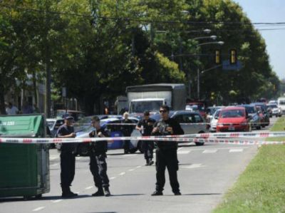 Un hombre bale� al esposo de su amante, la golpe� a ella y luego se suicid�