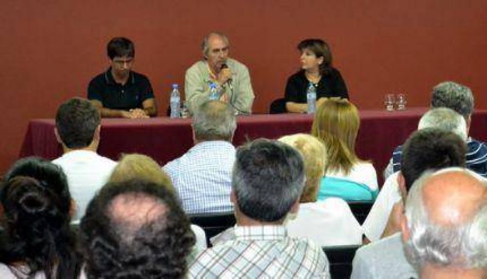 Jorge Lape�a expuso sobre �La cuesti�n energ�tica� 
