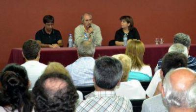 Jorge Lape�a expuso sobre �La cuesti�n energ�tica� 