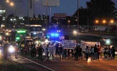 Cortaron Panamericana reclamando la aparici�n de Paula Sanoval 