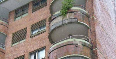 Cay� mamposter�a de un balc�n