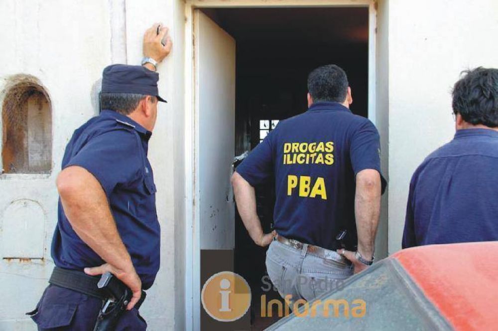 APREHENDEN A SEIS PERSONAS POR COMERCIALIZACI�N DE DROGAS
