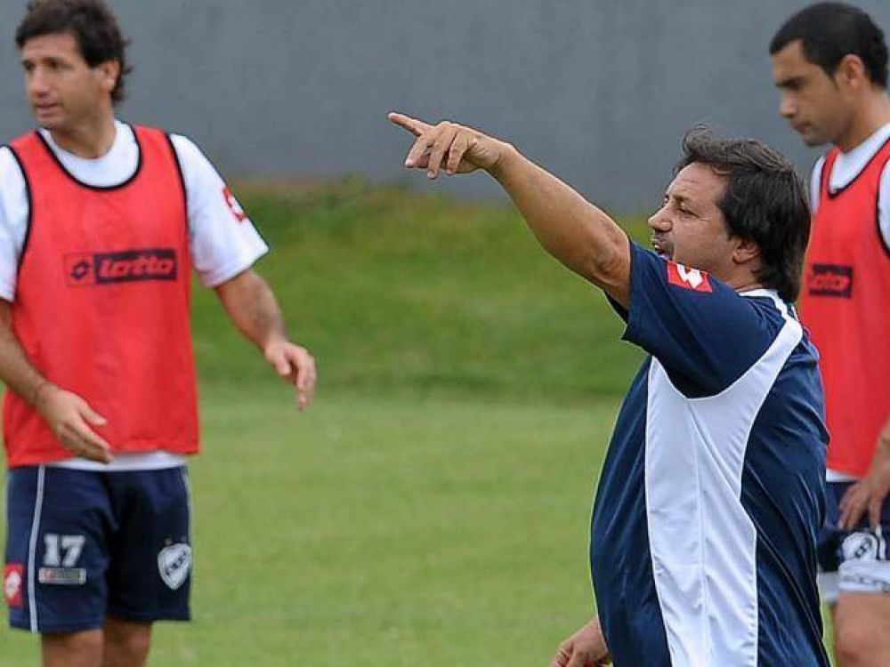 Caruso cit� a 20 jugadores para enfrentar a Lan�s