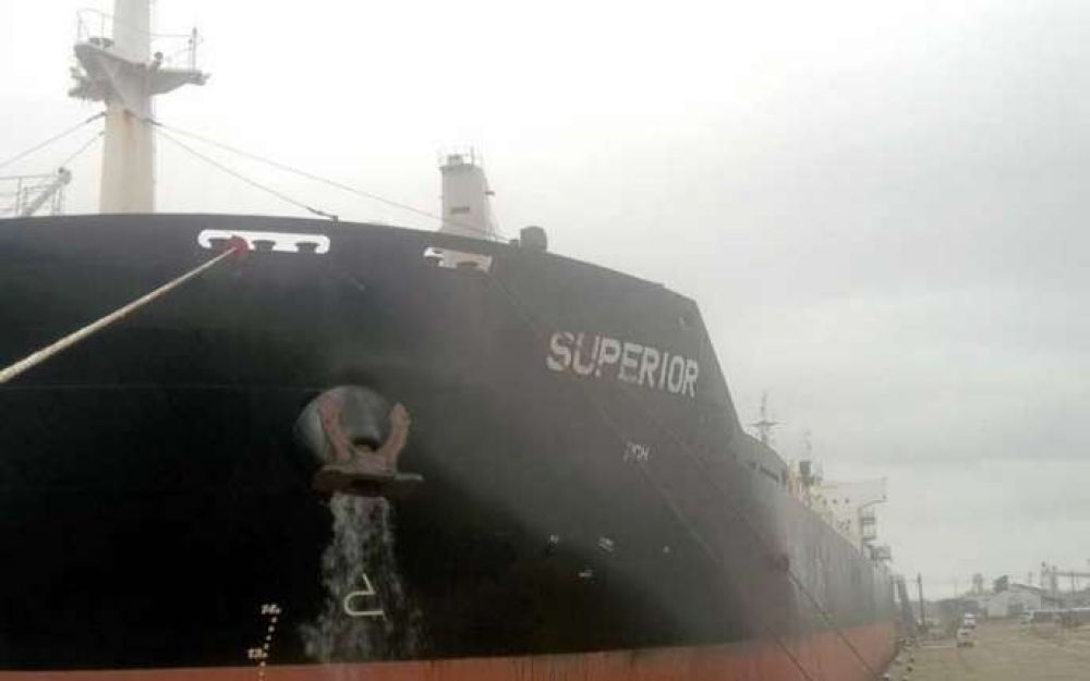 Arrib� el primer buque para un embarque de arroz