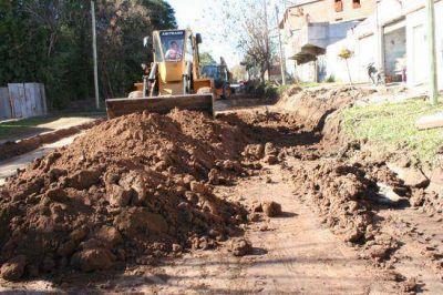 En el marco del plan "Obras para todos los argentinos": El municipio comenz� obras de pavimentaci�n en el casco urbano