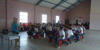 San Luis Limpio Ambiente Sano dict� un taller en Beazley